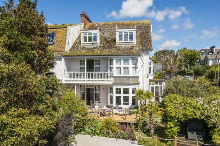 The front of the Bosanneth Hotel in Cornwall