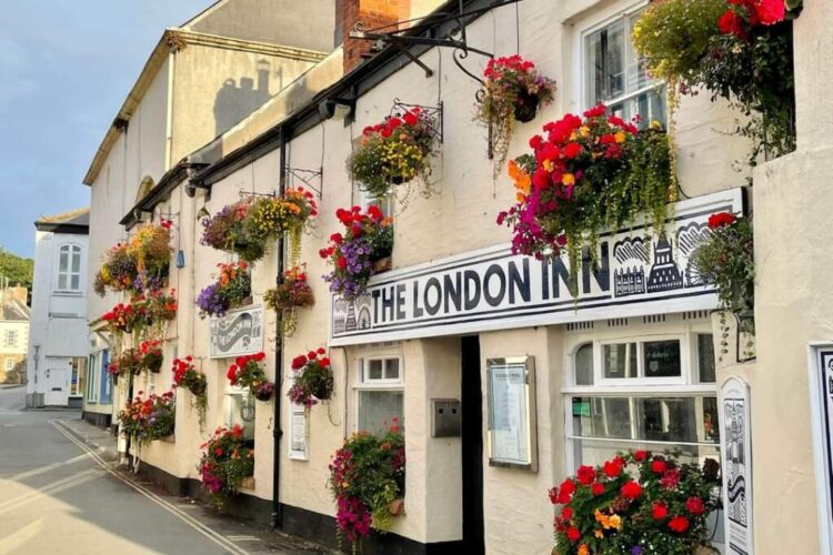 Front Image of The London Inn Hotel near eden