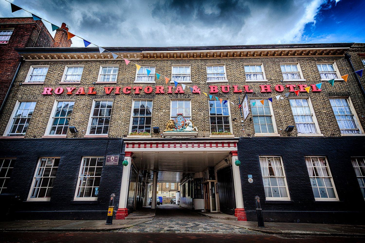 Front Image of The Royal Victoria and Bull Hotel, Near bluewater