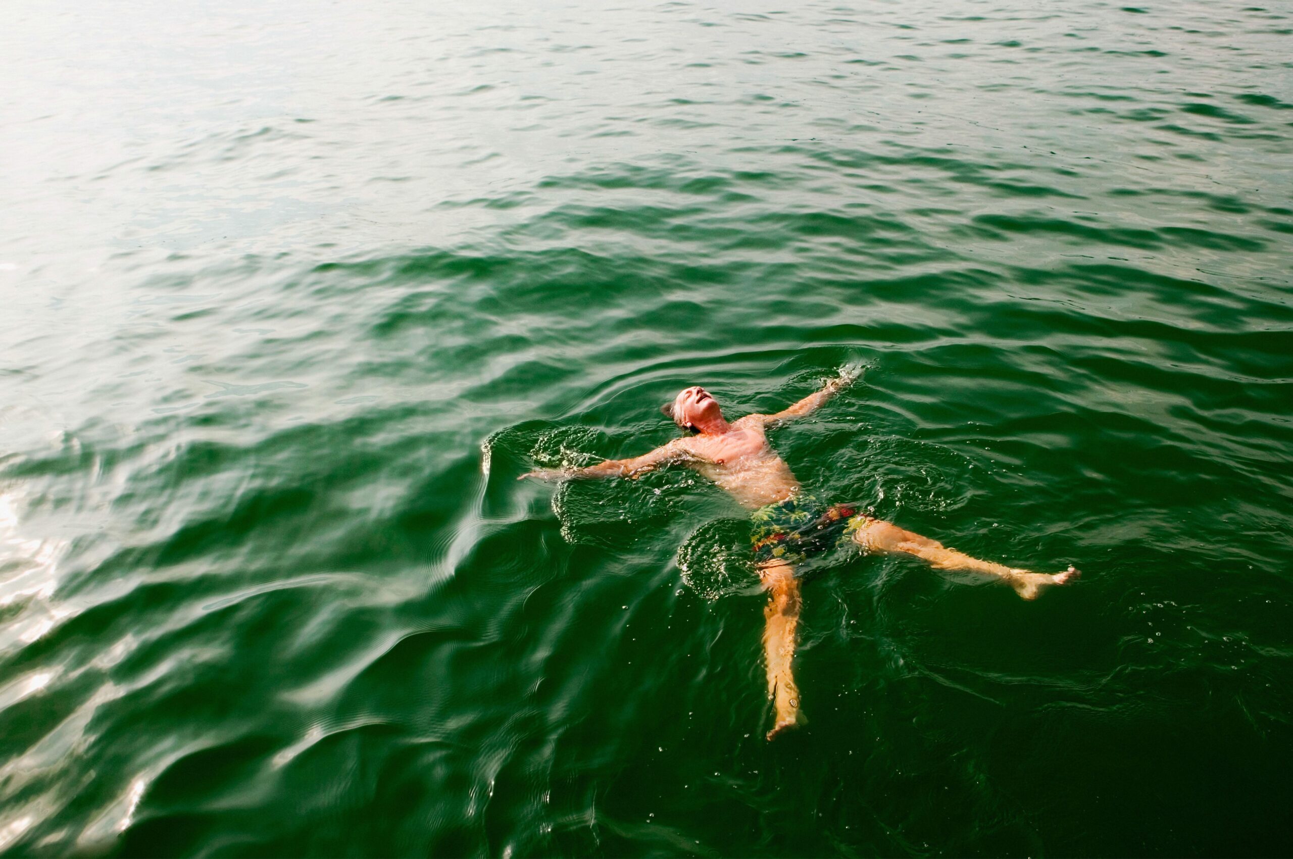 cold-water-swimming-hangloose-bluewater