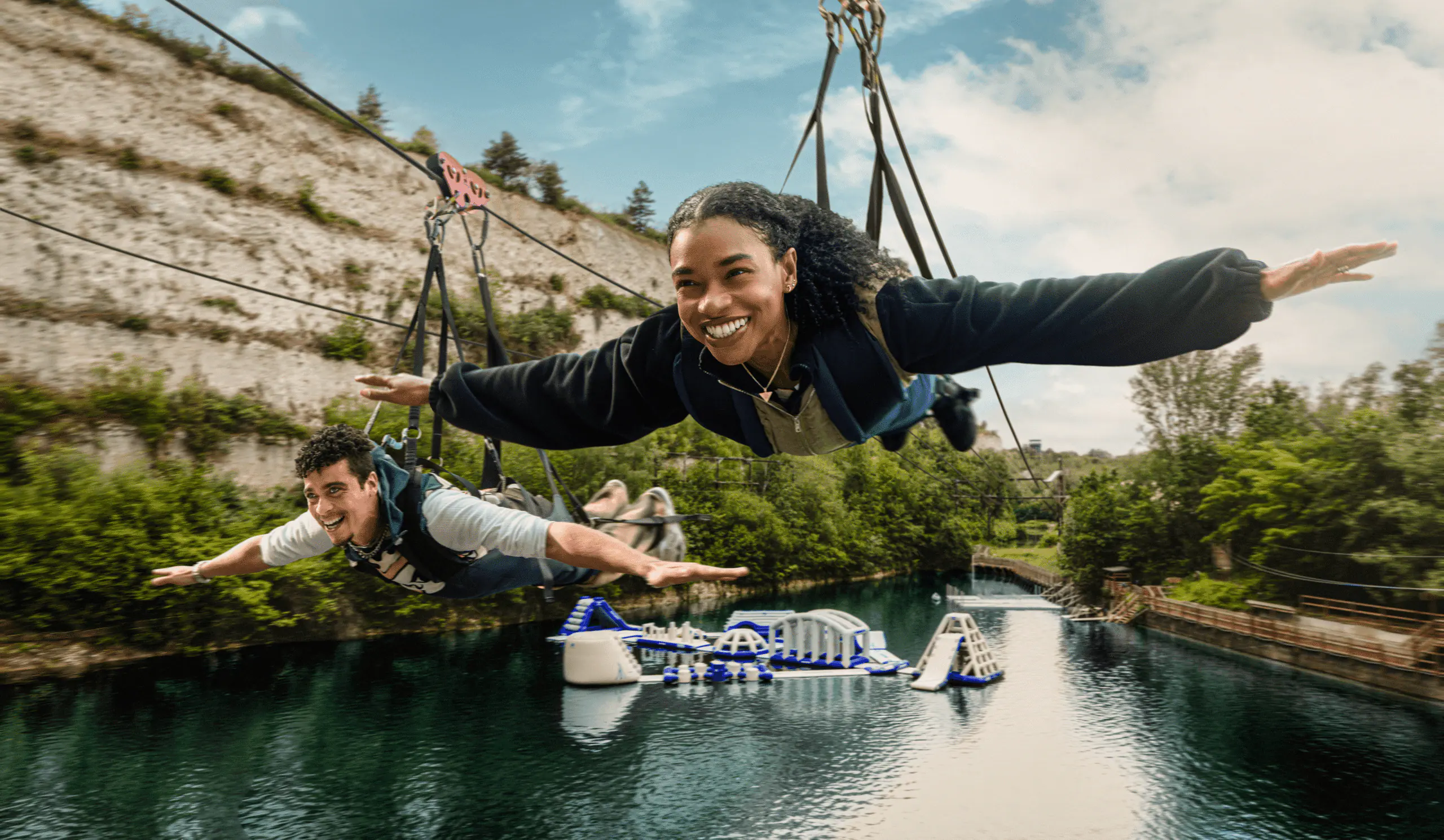 epiiic-zipline-2-people-warm